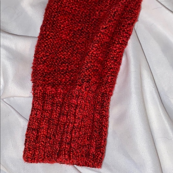 red long sleeve sweater - Picture 4 of 4